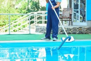 Limpeza e Manutenção de Piscinas